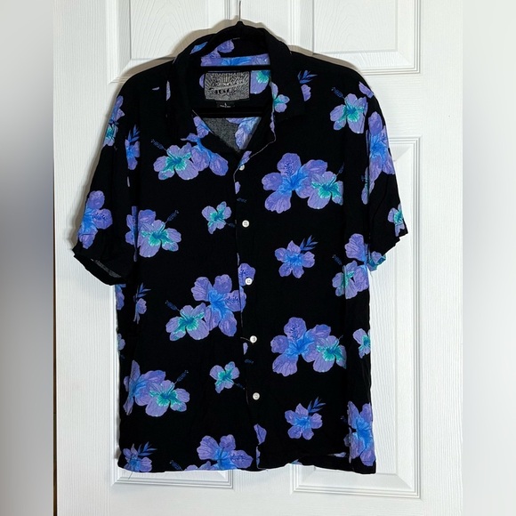 Brooklyn Cloth Other - Brooklyn Cloth Co, Men’s Large Black Shirt with Blue-purple Floral Design